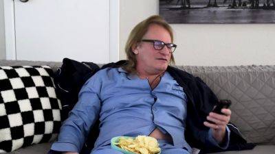 Evan Stone - Selina Bentz help her stepgrandpa to relieve the pain - drtuber.com