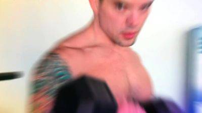 Gym hunk barebacks bottom in 3some - drtuber.com