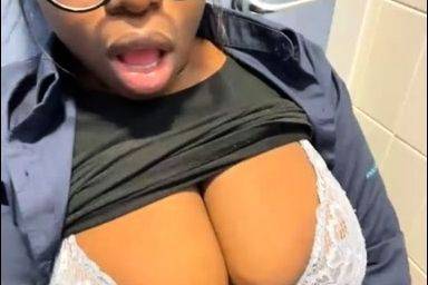 Black MILF with BIG boobs dancing and teasing - drtuber.com