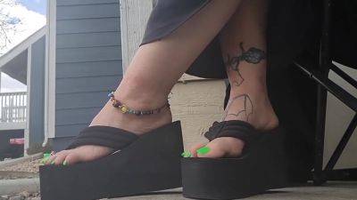 Goth Girl With Cute Feet - upornia.com