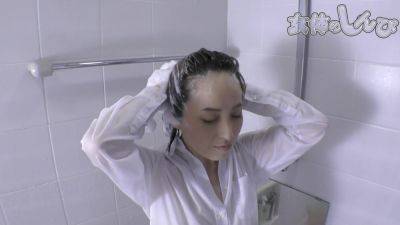 Wash her hair - Fetish Japanese Video - hotmovs.com - Japan