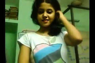 Super cute desi girl nude seducing on cam.. - drtuber.com