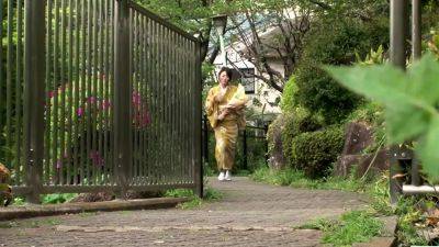 Japanese wife in kimono flower arrangement private class - drtuber.com - Japan