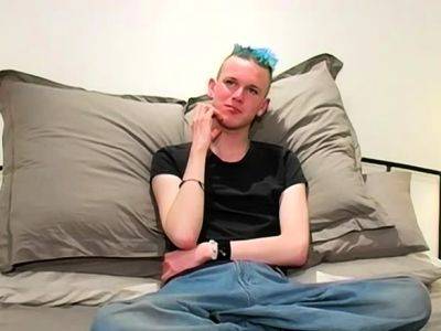 Tall skinny UK twink masturbates and cums after interview - drtuber.com - Britain