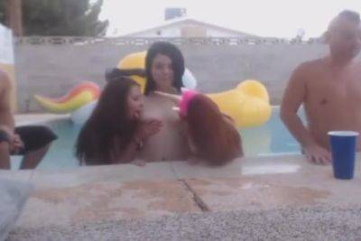 Pool Party With Naked College - hclips.com