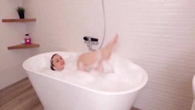 Hoth Bath With Hitachi - hclips.com - Russia