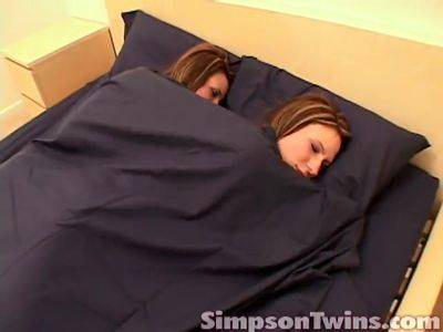 Naughty twins masturbate side by side in bed - hotmovs.com