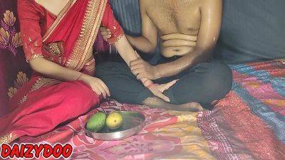 Sagi Mummy Ko Bete Ne Bhela Fusla Kar Tez Tez Choda Hindi Audio - desi-porntube.com - India