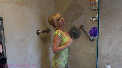 Shower Video With Sapphire Louise - hclips.com