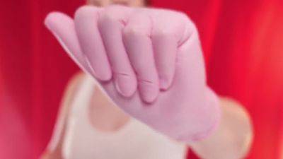 Arya Grander - Asmr: Face Fetish Removing Make-up & Nitrile Medical Gloves - Arya Grander - hotmovs.com - Sweden
