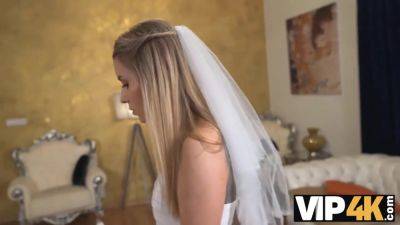 VIP4K. Birds and Bees Fucking Class for Bride - Lucky Bee - hotmovs.com - Czech Republic