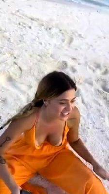 Viih Tube ninfeta pagou peitinho bêbada na praia - drtuber.com