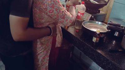 Kitchen Me Kam Karti Hui Bhabhi Ko Pela - hclips.com - India