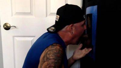 Tattooed gloryhole DILF sucks dick - drtuber.com