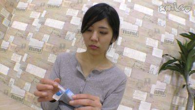 Lady - When a lady uses a tampon. - Nyoshin - hotmovs.com - Japan