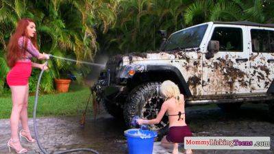 Redhead stepmom Veronica Vain gets fingered & banged in car wash - sexu.com