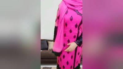 Lebanon Hijab Girl Desi Sexy Showing Big Boobs - desi-porntube.com - India - Lebanon