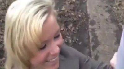 Blonde Schlampe Gefickt In Park - hclips.com