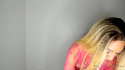 Blonde Babe Scarlet Solo Webcam - hclips.com