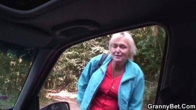 Dude Pounds Blonde Granny In His Car - hclips.com