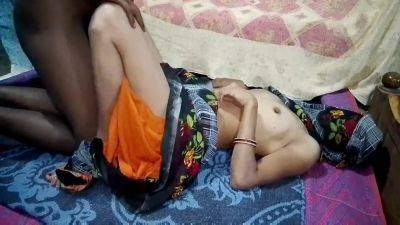 Aaj Padosan Bhabhi Ki Jamkar Chudayi Kar Diya Bhabhi Chilla Gayi Or Condom Fat Gaya To Sara Maal Bhabhi Ki Chut Me Hi Chhut Gaya - hclips.com - India