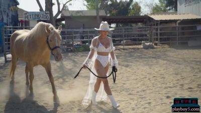 Curvy Latina Likes To Ride - Mia Valentine - upornia.com