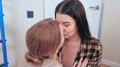 She Made Us Lesbians - Chicks fulfill lesbo fantasies - hotmovs.com