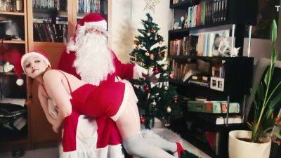 Naughty Redhead Gets Santas Rod And Tail! - hclips.com