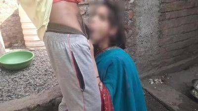 Hot Milf In Huge Ass Indian Bhabhi Strips Saree Choli And Fucks With Devar Ji - desi-porntube.com - India