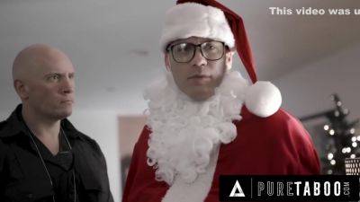 Emily Willis - Charles Dera - Pleasures Fake Santa - Charles Dera And Emily Willis - upornia.com