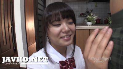 Be amazed by a sweet schoolgirl’s impeccable Japanese oral skills - hotmovs.com - Japan