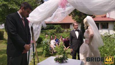 BRIDE4K. Never Piss Off a Bride - hotmovs.com - Czech Republic