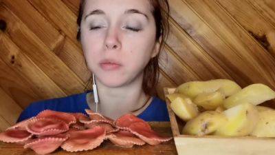 Asmr Mukbang Feederism Raviolis Rouge - hotmovs.com