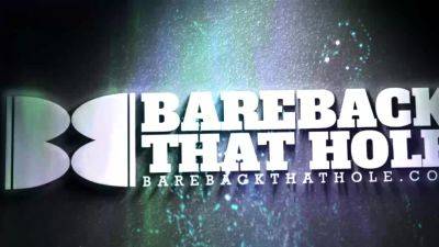 BAREBACKTHATHOLE Anthony Grey Barebacked By Mickey Carpathio - drtuber.com