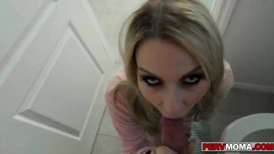 Getting A Birthday Head From My Hot Stepmom - Perv-mom - hotmovs.com