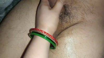 Bhabhi Ne Apne Devar Ke Sath Me Handjob Kiya - desi-porntube.com - India