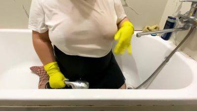 Homegirl Cleans Bath And Masturbates - upornia.com
