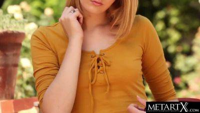 Cute blonde teen wants you to watch her masturbate in the garden - veryfreeporn.com