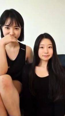 Amateur Asian teen sucks this big hard cock - drtuber.com