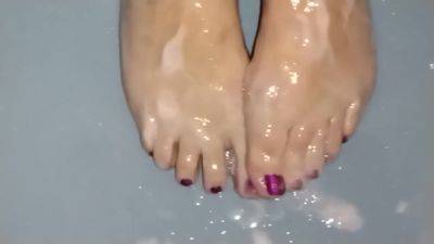 Lathering My Wet Feet - upornia.com