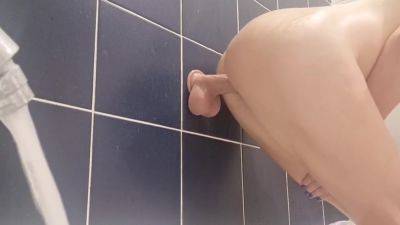 Masturbation With Big Dildo In Bath - upornia.com
