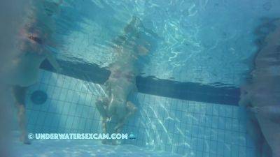 Hot! Couple Starts Underwater Sex - hclips.com