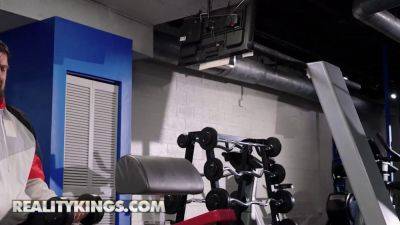 Chris Diamond - Curvy Tomie Tang seduces Chris at the gym & gets her leggings ripped off - sexu.com