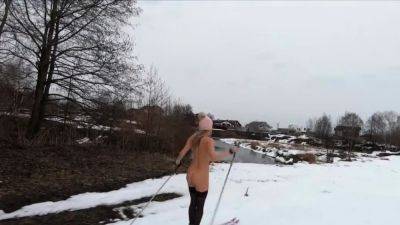 Naked girl skiing in the countryside - drtuber.com - Russia
