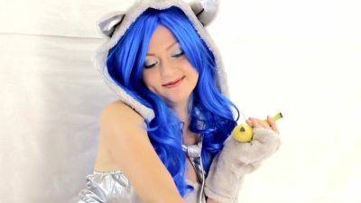 Cosplayer Penetrates Her Hairy Pussy With A Banana - hotmovs.com