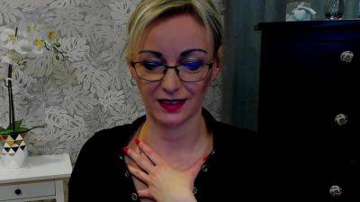 Clothed busty German MILF on webcam posing - drtuber.com - Germany