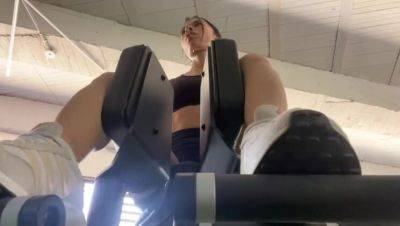 Latina Fitness Discreetly Cums in Gym Bathroom - veryfreeporn.com