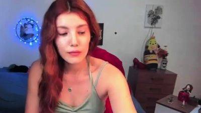 Amateur webcam girl masturbate big dildo - drtuber.com