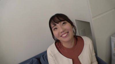 【人懐っこい現役JD】にこにこ笑顔が可愛い童顔大学生が登場！「おもちゃプレイも好きです。。。///」まずはバイブ、そしてち○こ！彼女の性欲が満たされるまでねっとりSEX！ 【初撮り】ネットでAV応募→AV体験撮影 2149 - txxx.com - Japan