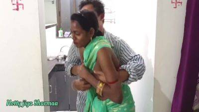 Stepsister Pussy Hard Fucked By Her Stepbrother She Is Wearing A Saree. In Kitchen - desi-porntube.com - India